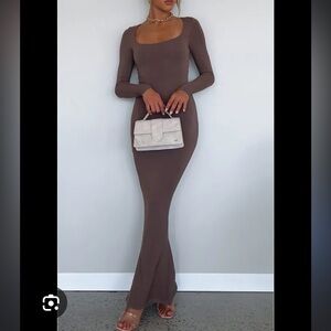 White Fox - Get My Attention Long Sleeve Maxi Dress Mocha